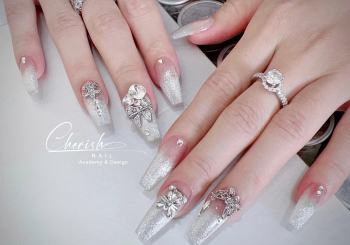 Gợi Ý Nail Xinh Cho Ngày Cưới Giúp Nàng Dâu Thêm Rạng Rỡ